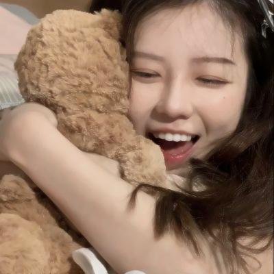 跨越8年的新娘海报